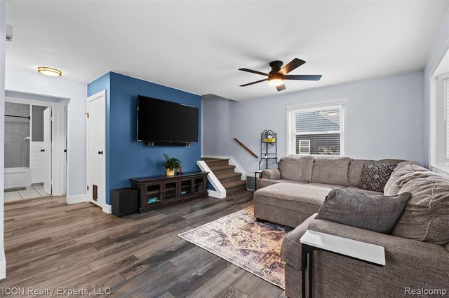 55875 Pontiac Trail Court, New Hudson, MI 48165