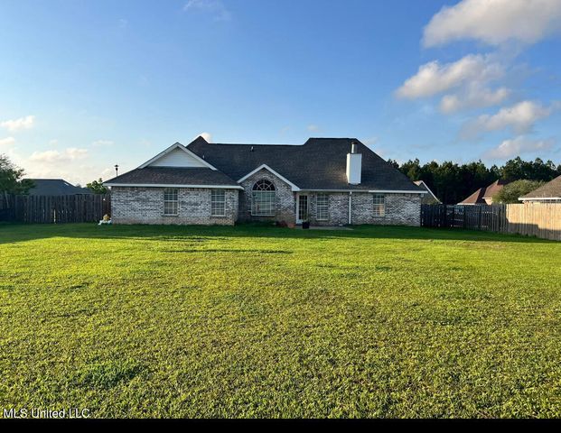 2917 Village Circle, Ocean Springs, MS 39564
