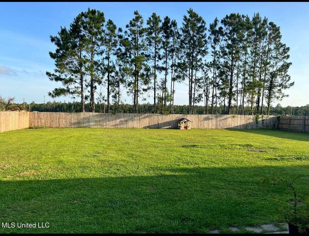 2917 Village Circle, Ocean Springs, MS 39564