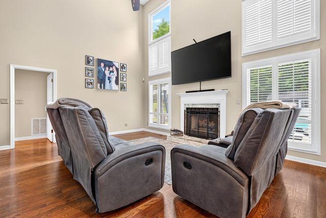 2706 Wakefield Dr, Clarksville, TN 37043