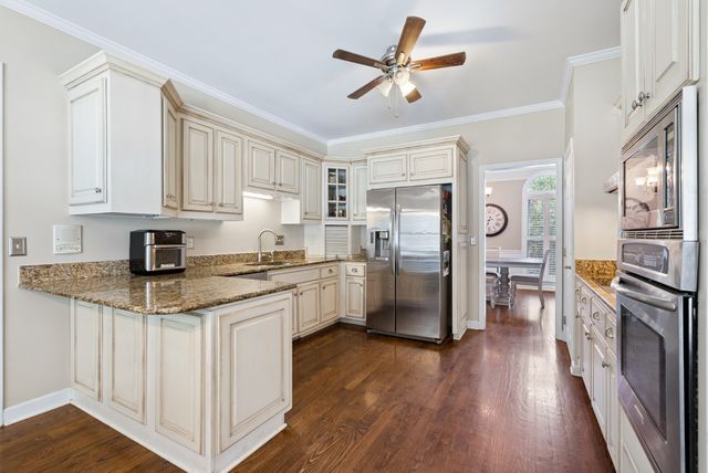 2706 Wakefield Dr, Clarksville, TN 37043
