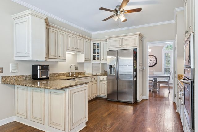 2706 Wakefield Dr, Clarksville, TN 37043