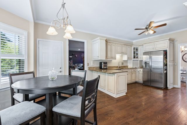 2706 Wakefield Dr, Clarksville, TN 37043