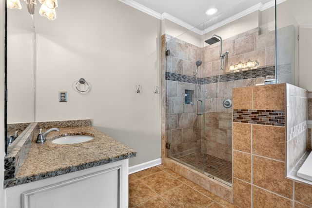 2706 Wakefield Dr, Clarksville, TN 37043