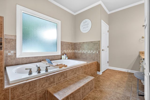 2706 Wakefield Dr, Clarksville, TN 37043