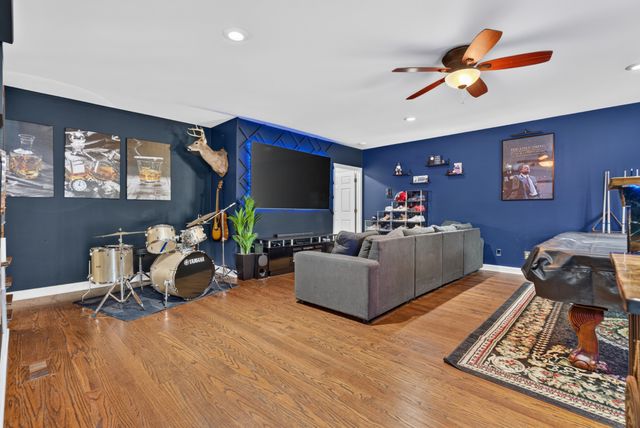 2706 Wakefield Dr, Clarksville, TN 37043