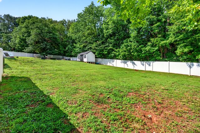 2706 Wakefield Dr, Clarksville, TN 37043