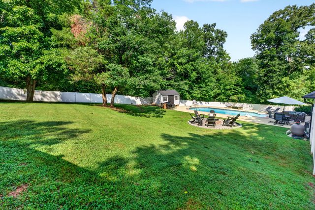 2706 Wakefield Dr, Clarksville, TN 37043