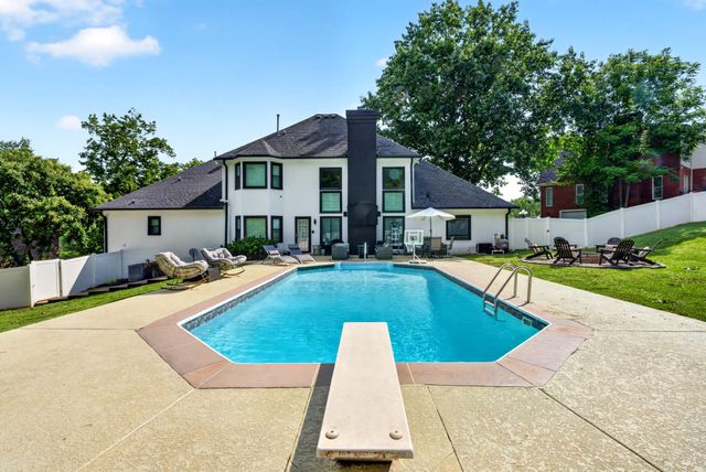 2706 Wakefield Dr, Clarksville, TN 37043