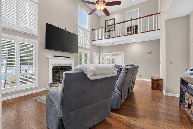 2706 Wakefield Dr, Clarksville, TN 37043