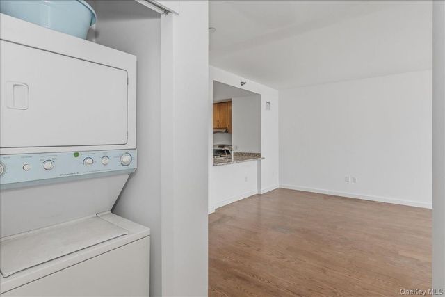 4026 College Point Boulevard 11E, Flushing, NY 11354