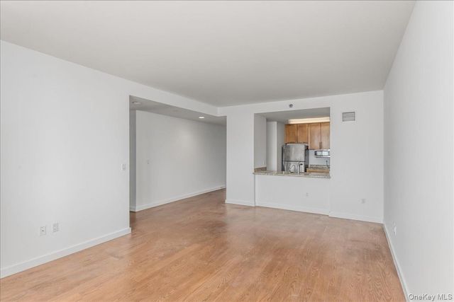 4026 College Point Boulevard 11E, Flushing, NY 11354