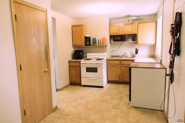 1011 LEMMON AVE, Rapid City, SD 57701