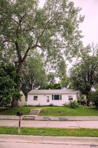1011 LEMMON AVE, Rapid City, SD 57701