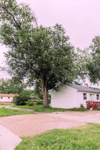 1011 LEMMON AVE, Rapid City, SD 57701