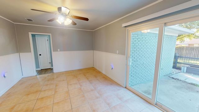 911 Rue De La Savoie, Mary Esther, FL 32569