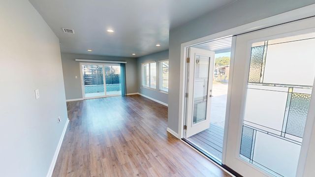 911 Rue De La Savoie, Mary Esther, FL 32569