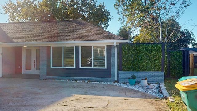 911 Rue De La Savoie, Mary Esther, FL 32569