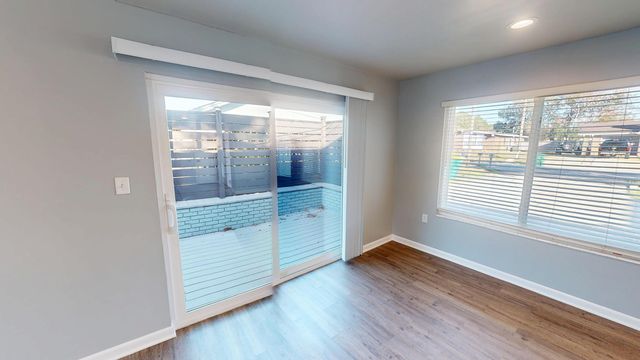 911 Rue De La Savoie, Mary Esther, FL 32569