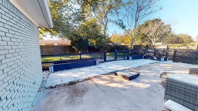 911 Rue De La Savoie, Mary Esther, FL 32569