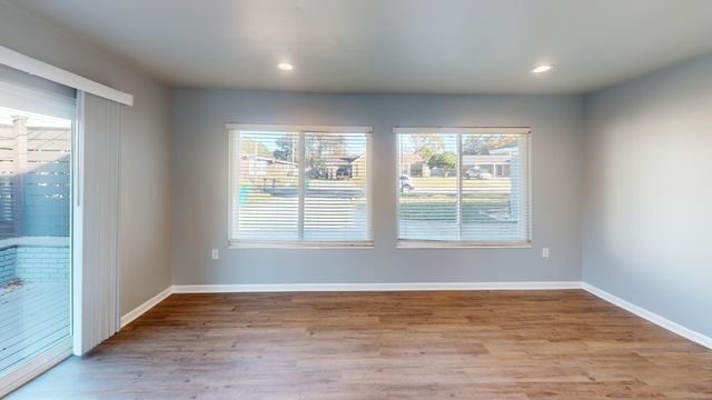 911 Rue De La Savoie, Mary Esther, FL 32569