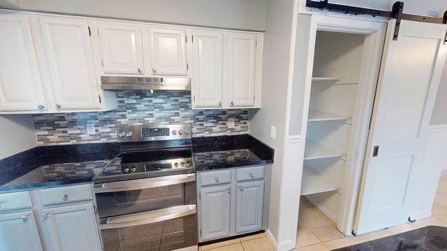 911 Rue De La Savoie, Mary Esther, FL 32569