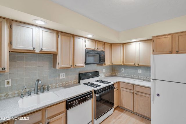 24 Catherine Court, South Amboy, NJ 08879