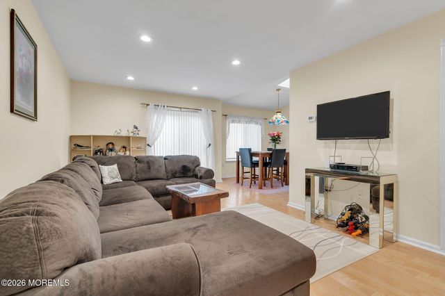 24 Catherine Court, South Amboy, NJ 08879