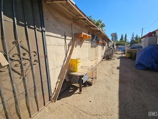 320 Sycamore Drive, Bakersfield, CA 93308