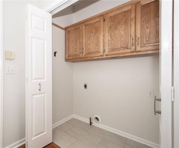 12831 Cambridge Road, Leawood, KS 66209