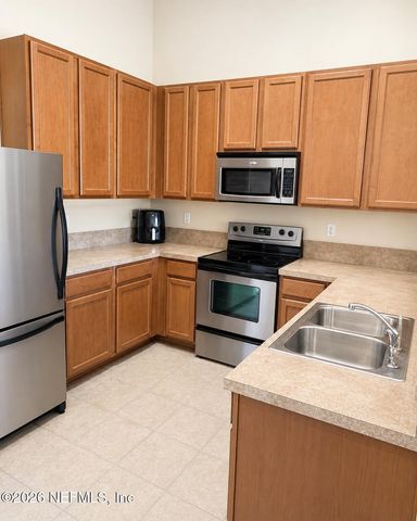 575 OAKLEAF PLANTATION Parkway 816, Orange Park, FL 32065