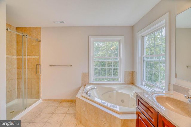 9902 PLAYER DR, Philadelphia, PA 19115