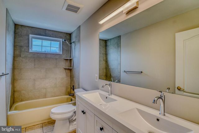 9902 PLAYER DR, Philadelphia, PA 19115