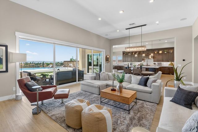 4067 Whitney Vista Ln, Rocklin, CA 95677
