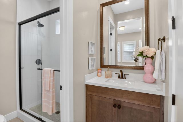 4067 Whitney Vista Ln, Rocklin, CA 95677