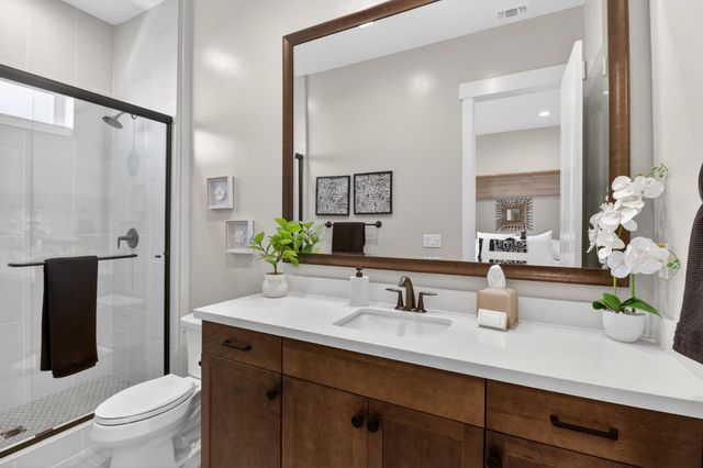 4067 Whitney Vista Ln, Rocklin, CA 95677