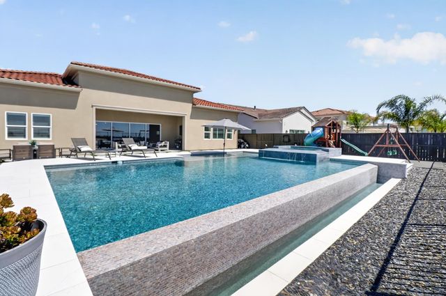4067 Whitney Vista Ln, Rocklin, CA 95677