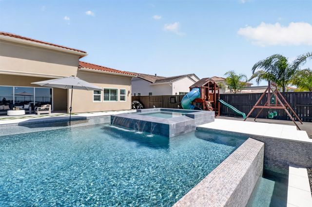 4067 Whitney Vista Ln, Rocklin, CA 95677