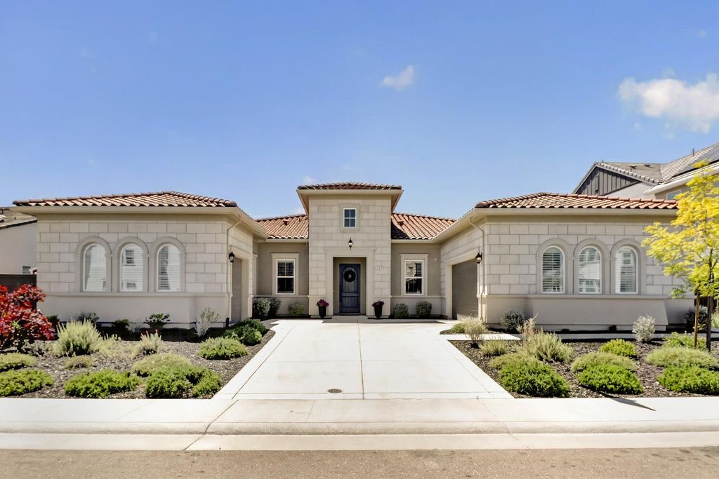 4067 Whitney Vista Ln, Rocklin, CA 95677