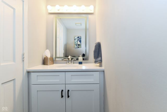 7854 Harbour Isle, Indianapolis, IN 46240