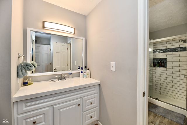 7854 Harbour Isle, Indianapolis, IN 46240