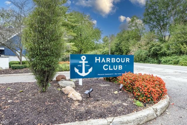 7854 Harbour Isle, Indianapolis, IN 46240