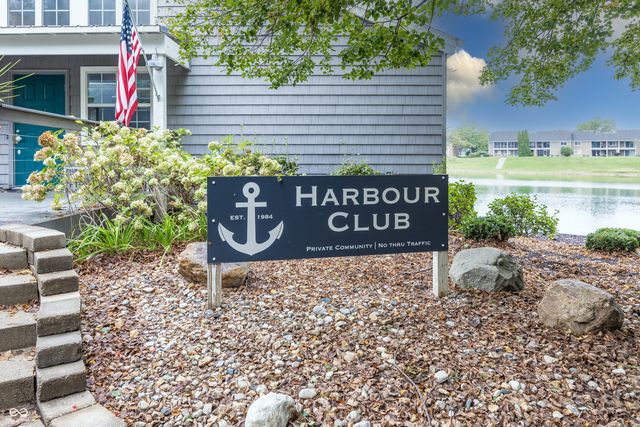 7854 Harbour Isle, Indianapolis, IN 46240