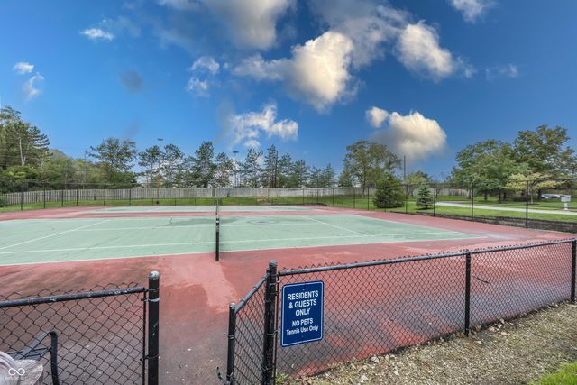 7854 Harbour Isle, Indianapolis, IN 46240