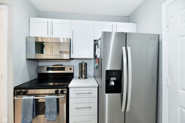 7854 Harbour Isle, Indianapolis, IN 46240