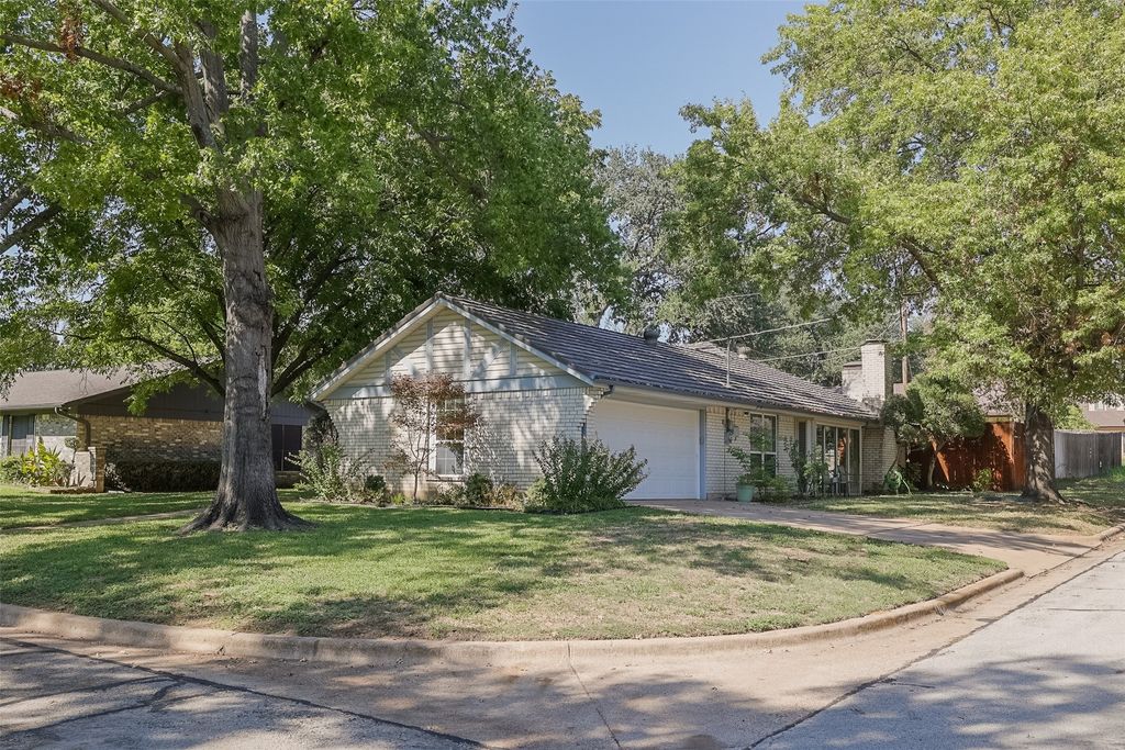 2001 Heather Way Drive, Arlington, TX 76012 — photo 4