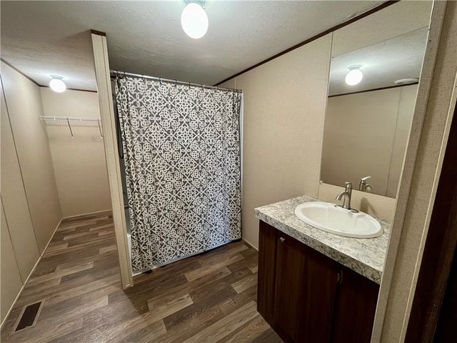 553 Jennifer Loop, Orange Grove, TX 78372