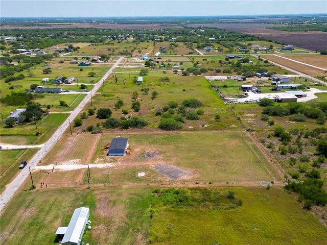 553 Jennifer Loop, Orange Grove, TX 78372