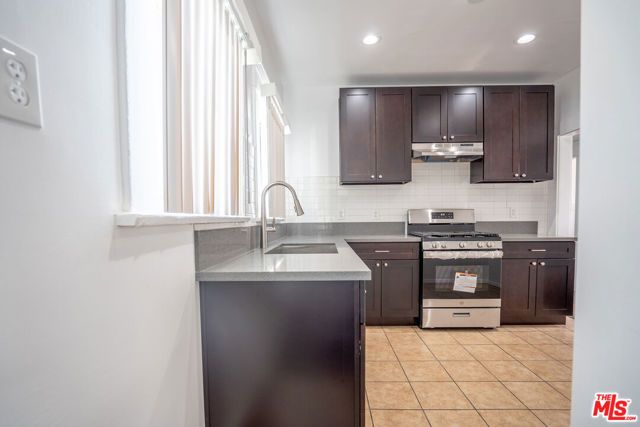 2324 W Washington Boulevard, Los Angeles, CA 90018