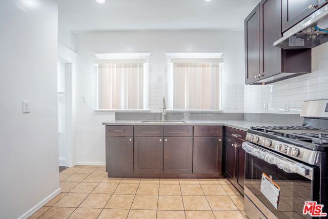 2324 W Washington Boulevard, Los Angeles, CA 90018